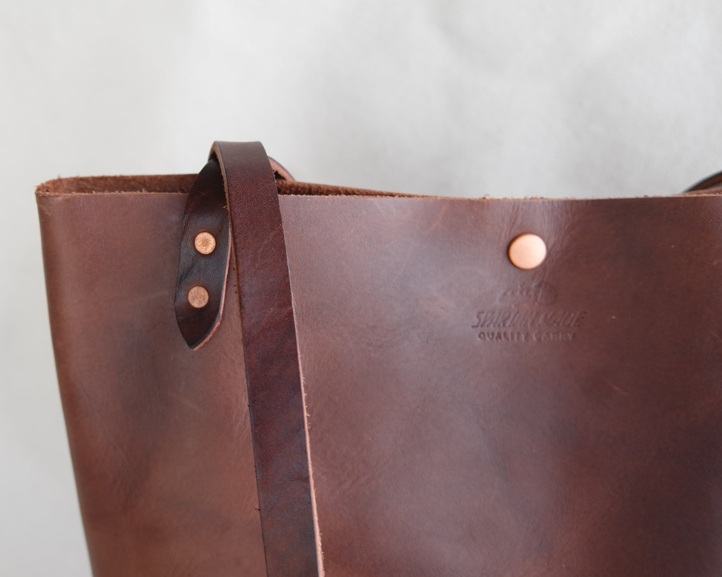 Station Shoulder Tote in Mocha