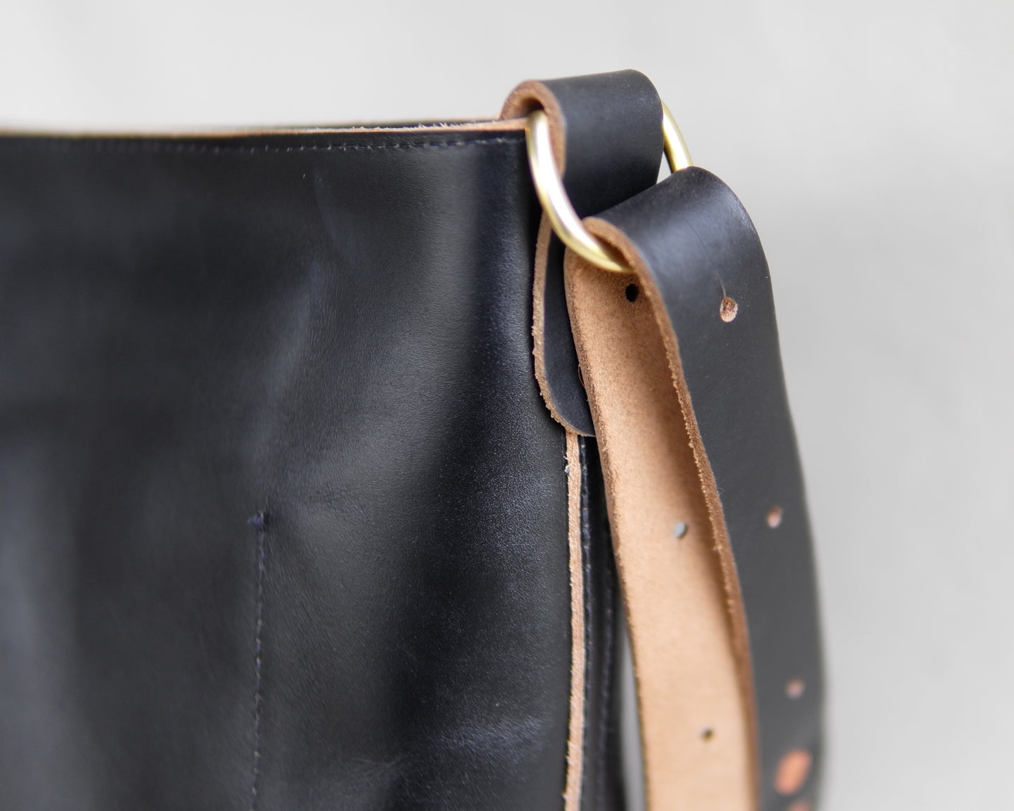 Station Tote in Black
