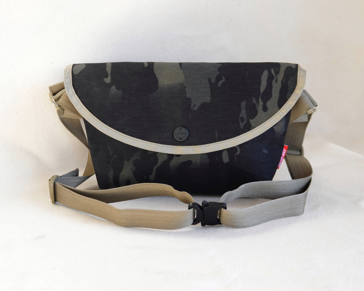 Sling Bag in Black Multicam