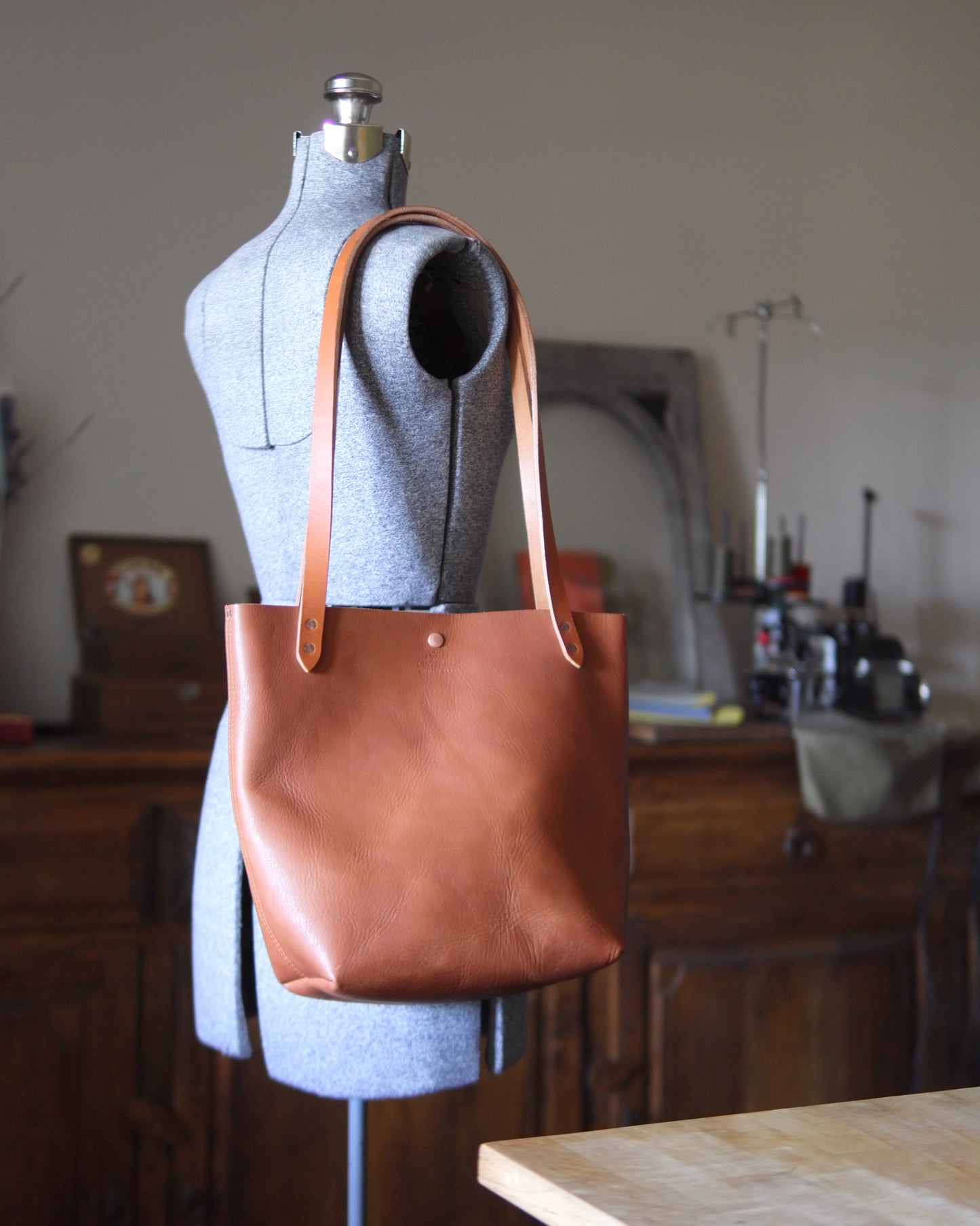 Station Tote - Caramel Shoulder