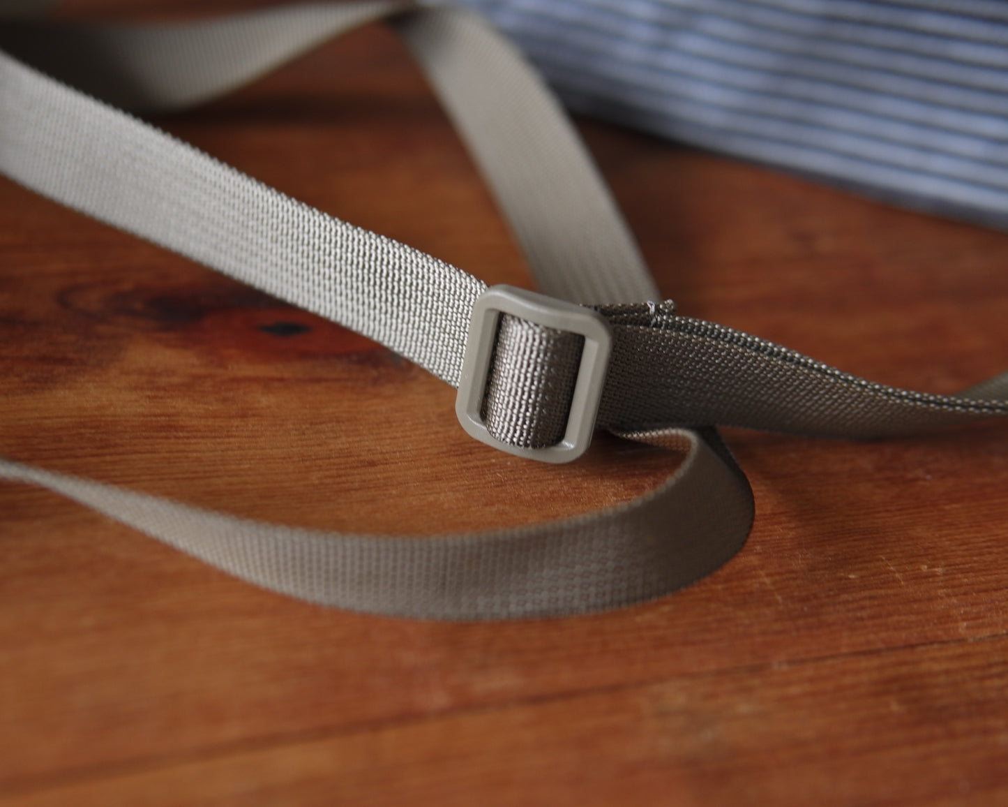 Sacoche in Grey/Olive