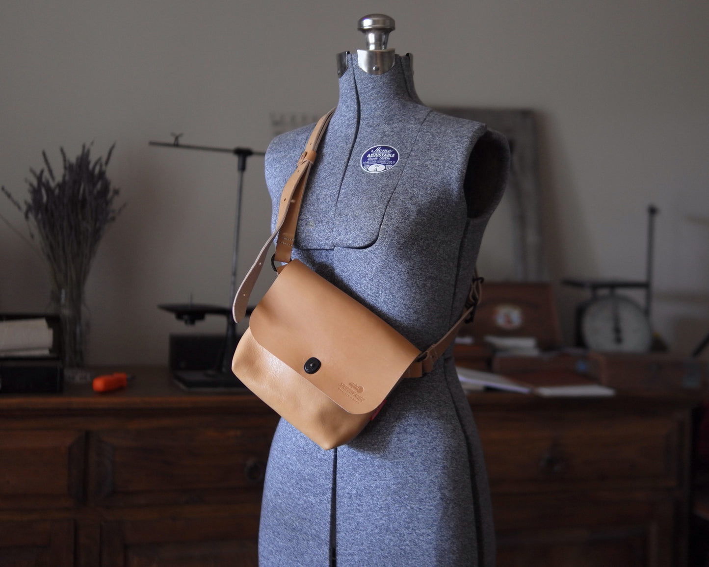 Sacoche in Natural Leather