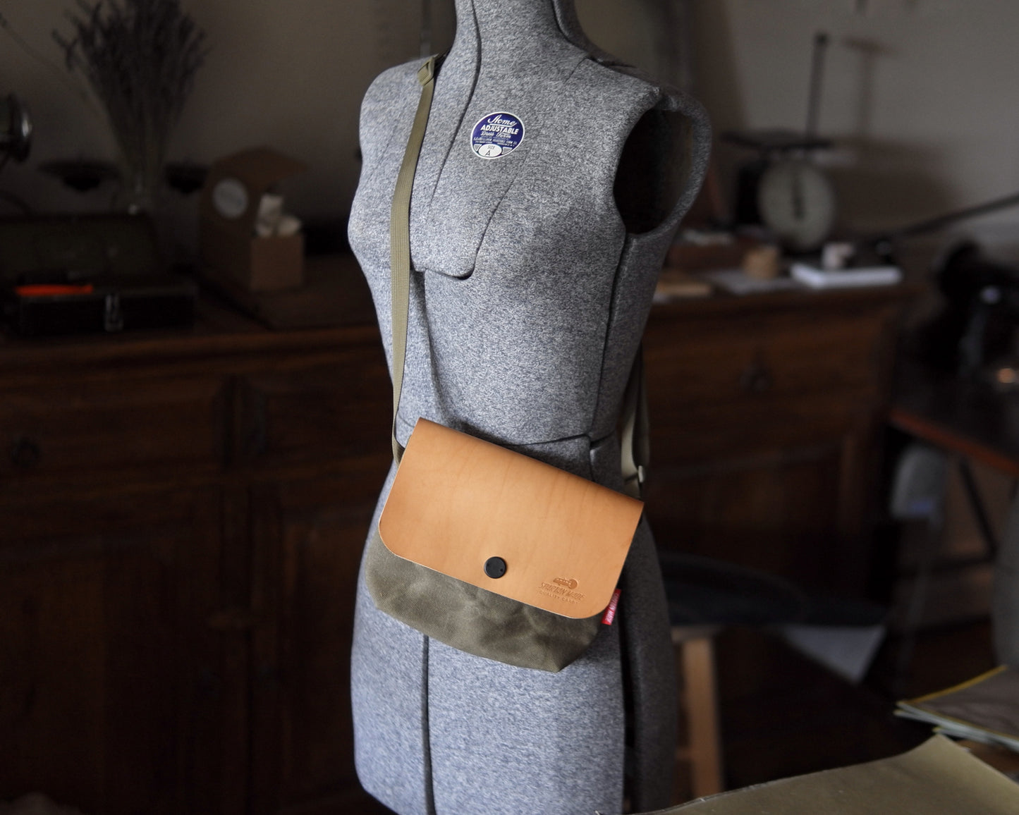 Sacoche in Natural/Olive