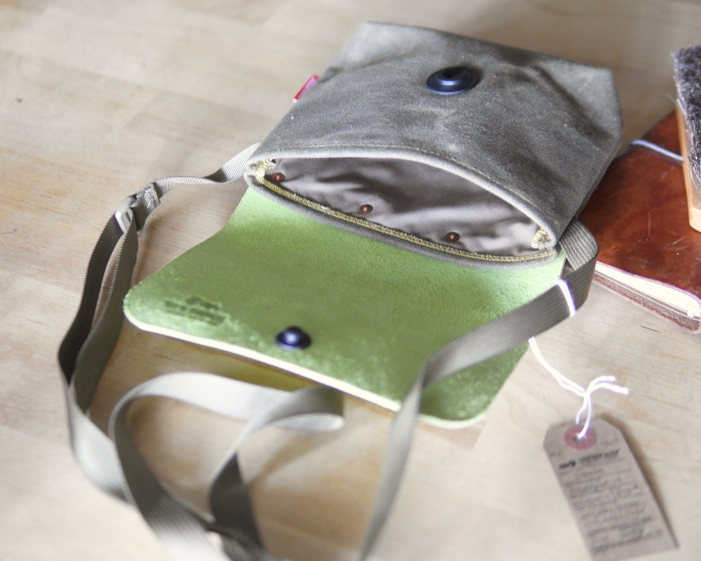 Sacoche in Lime/Olive