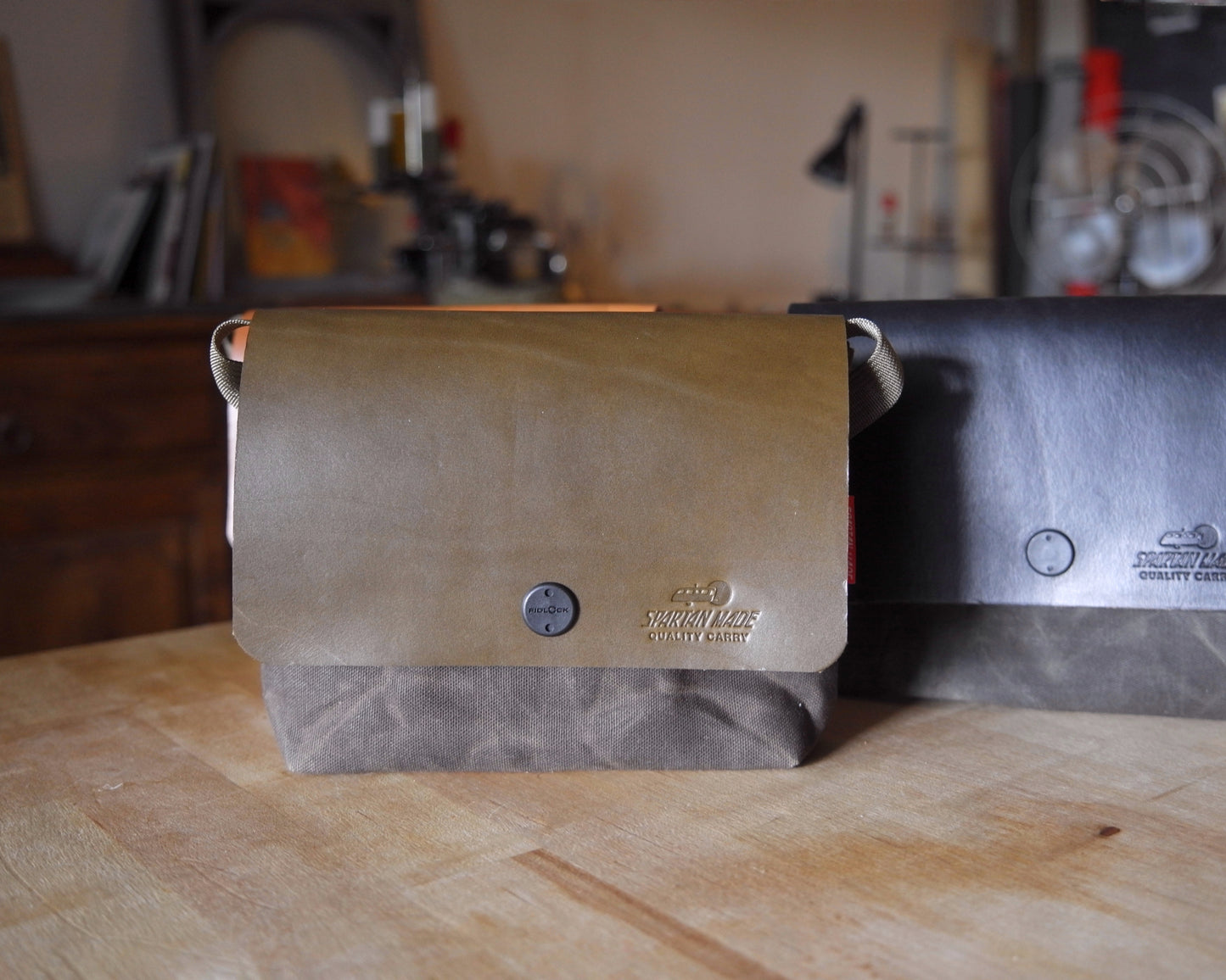 Sacoche in Olive/Dark Olive