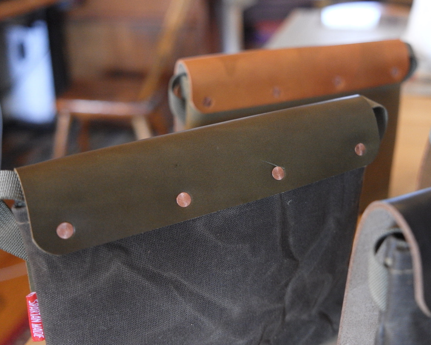 Sacoche in Olive/Dark Olive