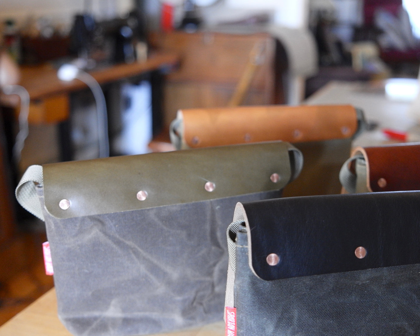 Sacoche in Olive/Dark Olive