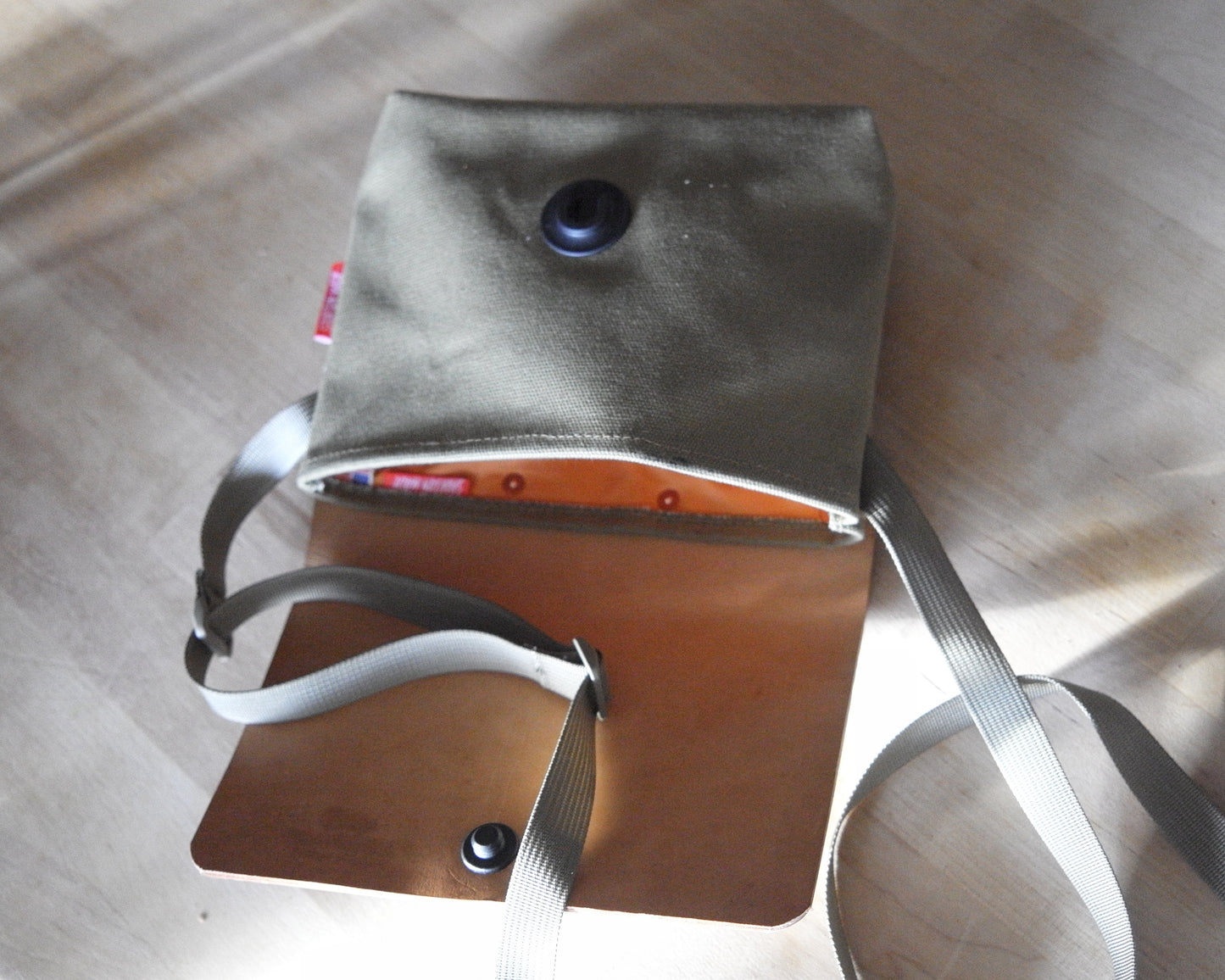 Sacoche in Etruscan Brown/Olive
