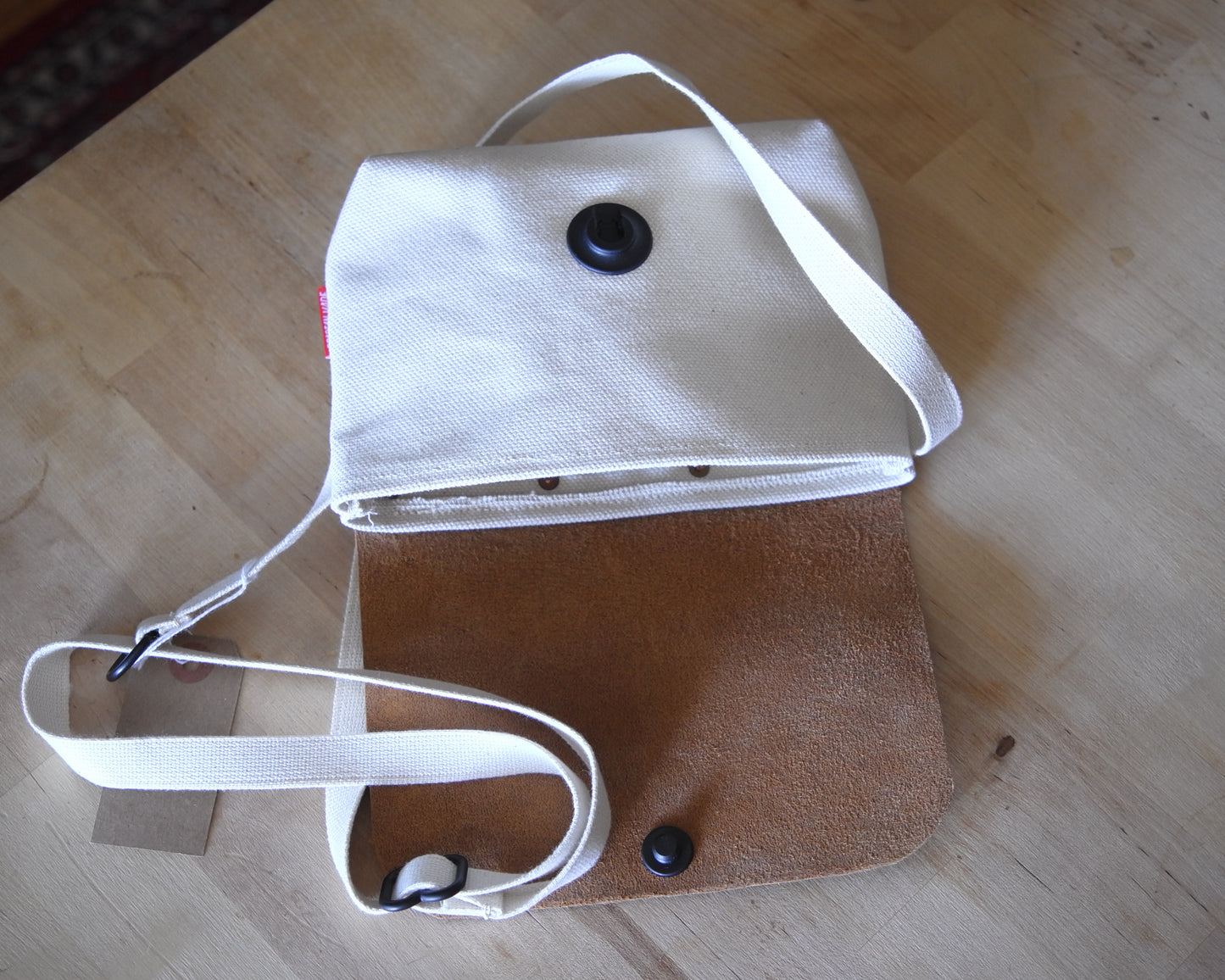 Sacoche in Brown/White