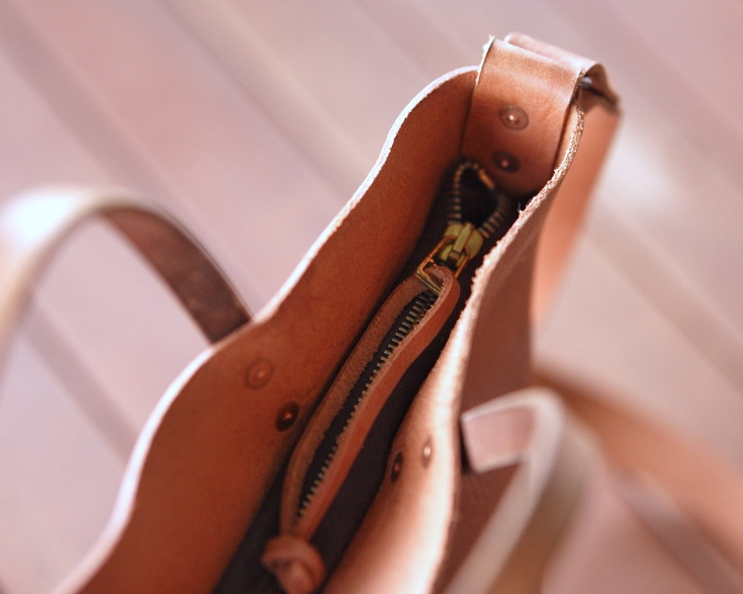 Station Tote - Caramel Crossbody