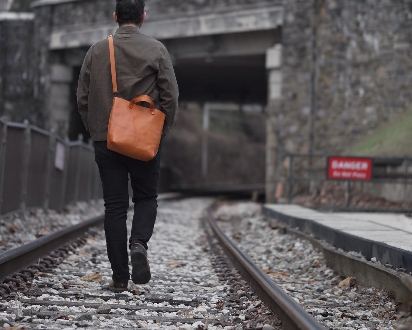 Station Tote in Buttero Goldenrod