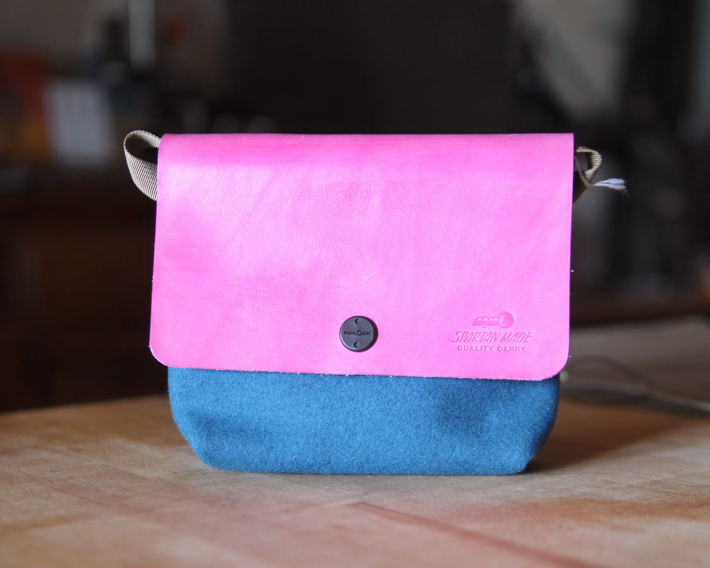 Sacoche in Pink/Wool