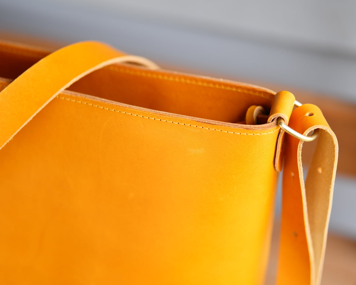 Station Tote in Buttero Goldenrod