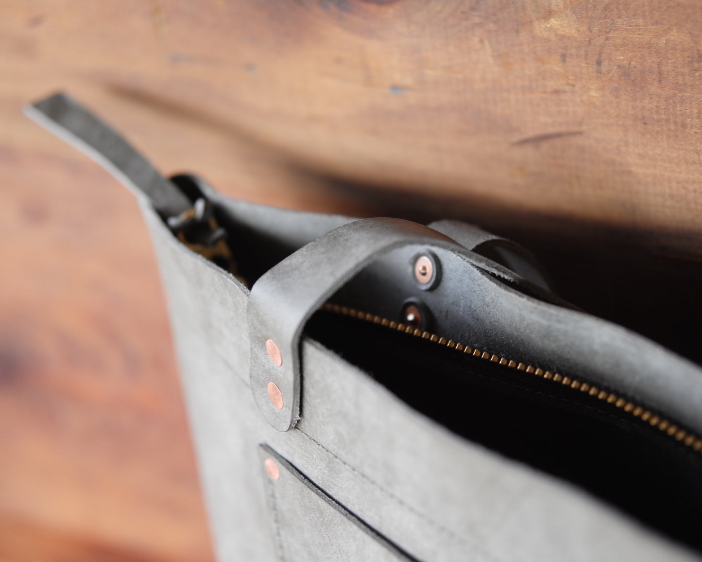 Zippered Leather Tote in Olive