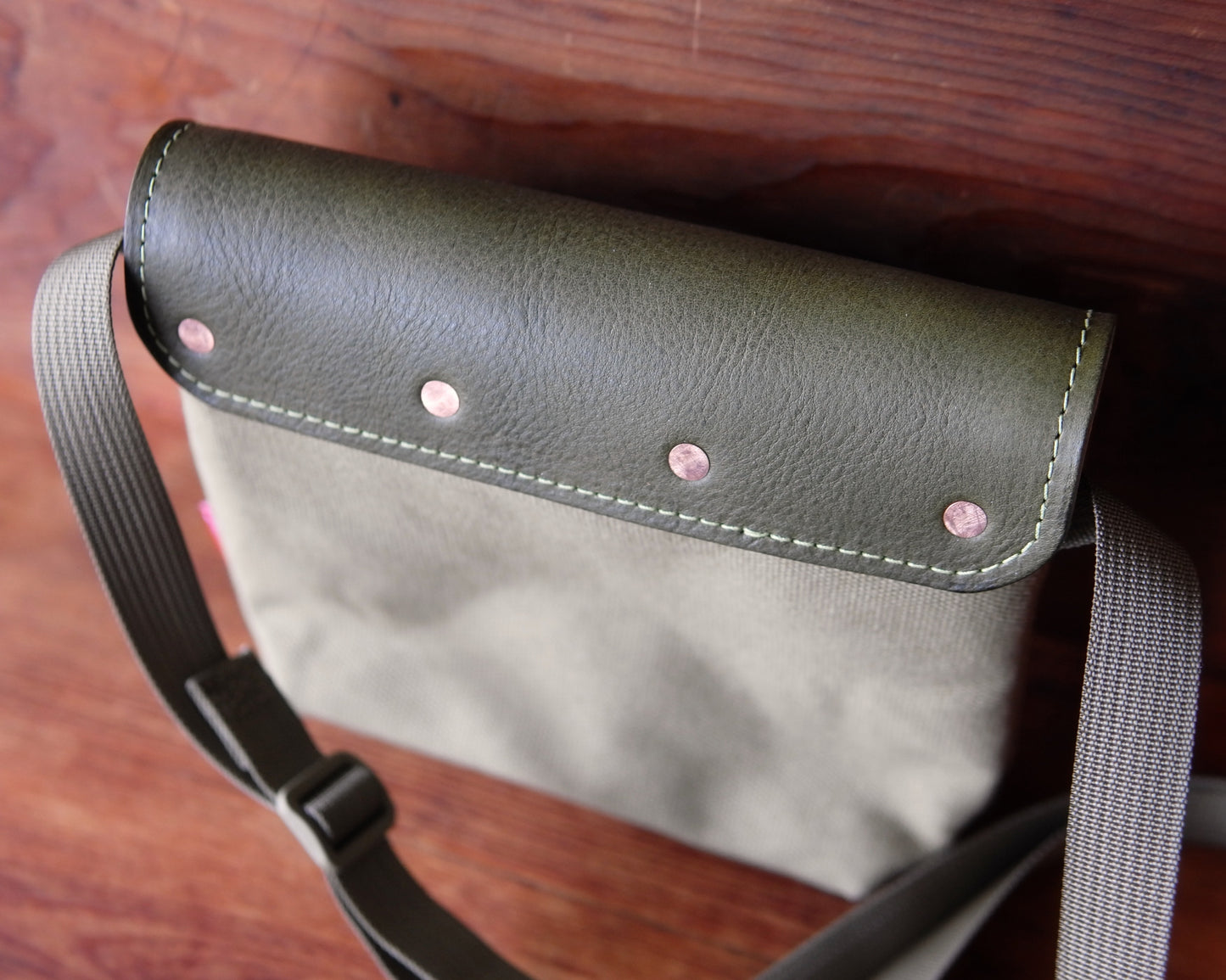 Sacoche with Leather Stitching