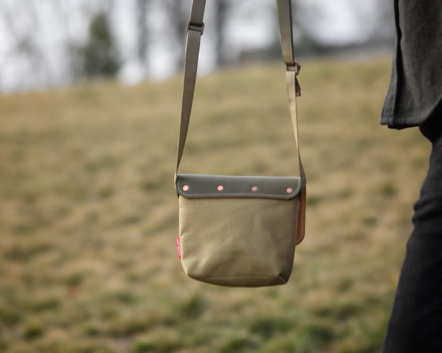 Sacoche with Leather Stitching