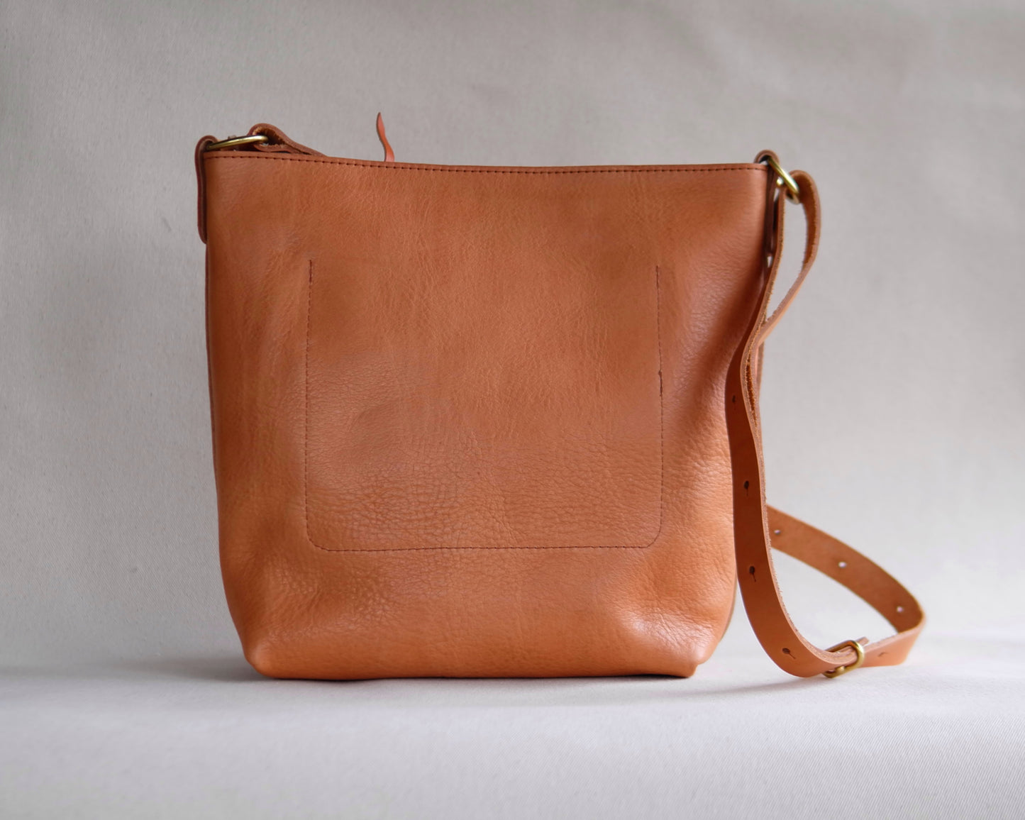 Station Tote in Tumbled Natural