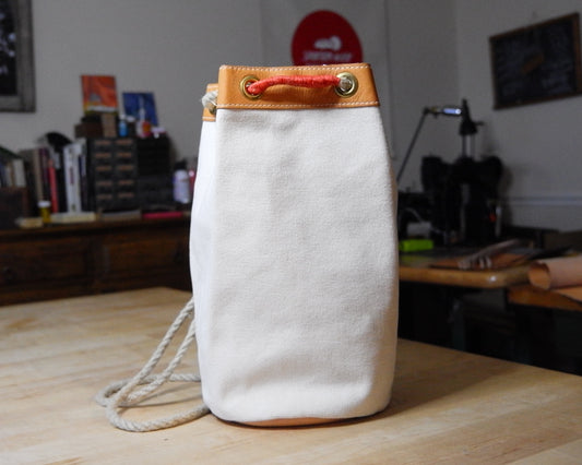 Bucket Bag in Hunter Natural Canvas