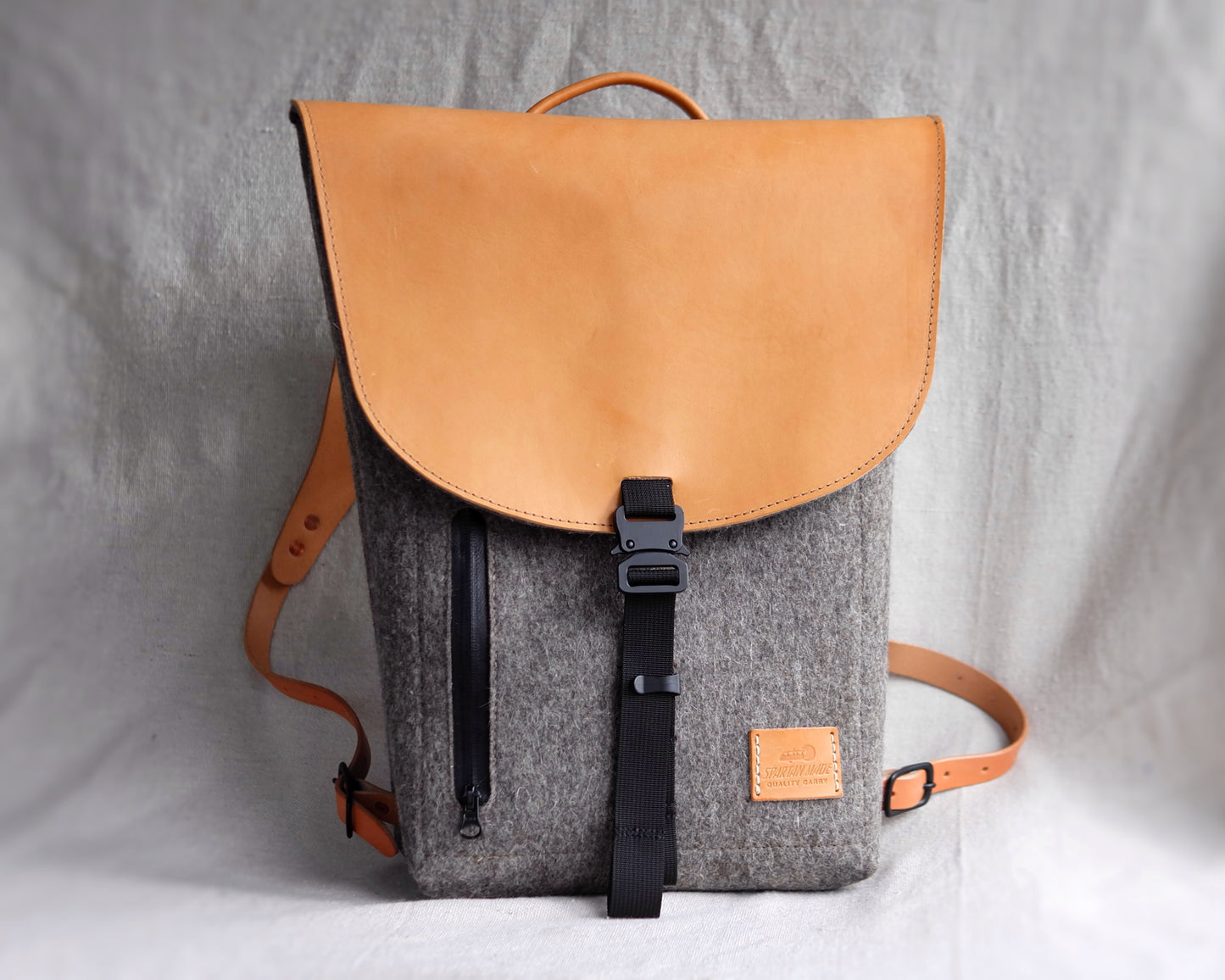 4-D Rucksack in Natural Felt