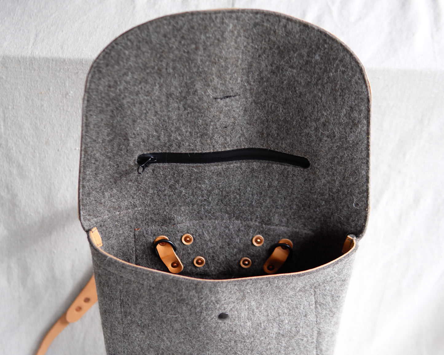 4-D Rucksack in Natural Felt