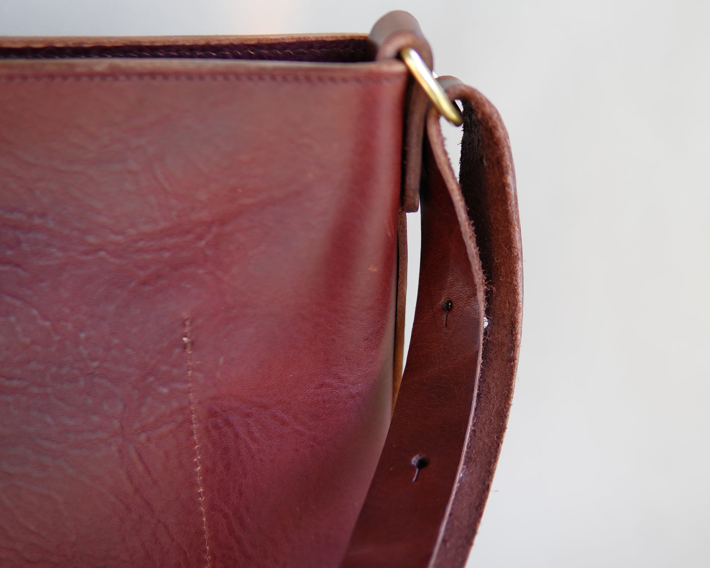 Station Tote in Burgundy