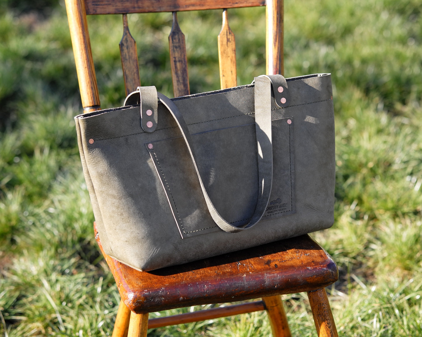 Zippered Leather Tote in Olive