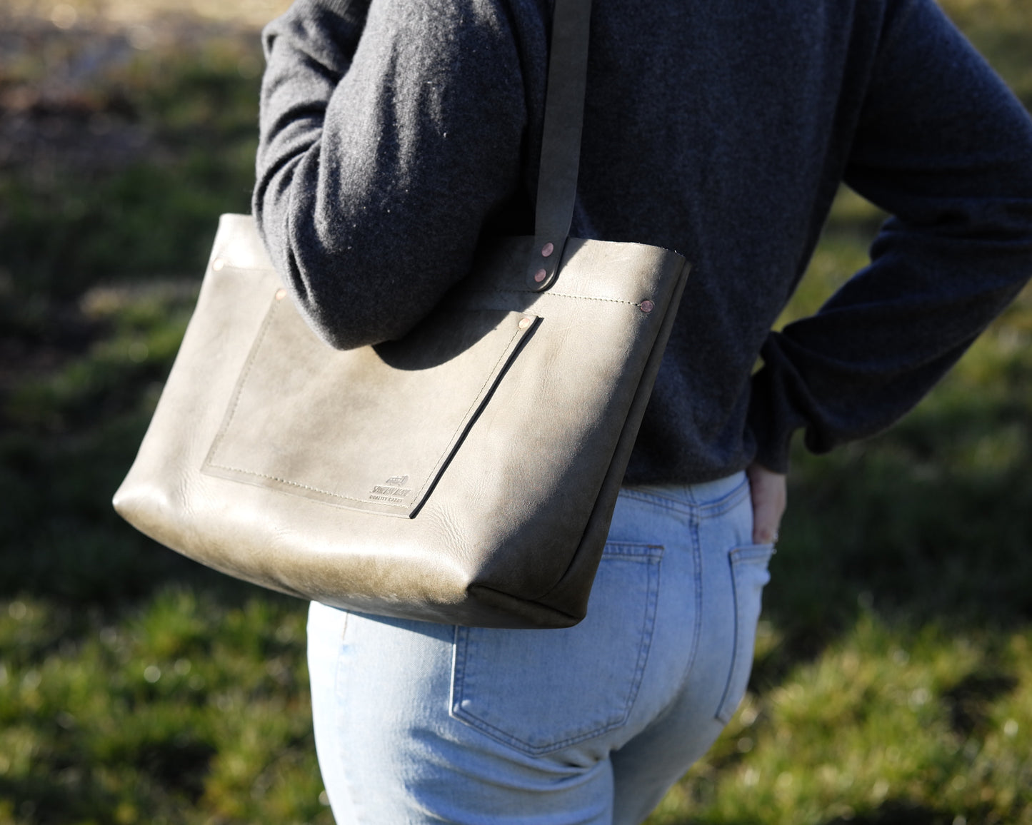 Zippered Leather Tote in Olive