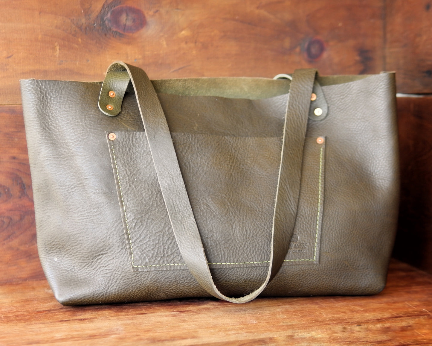 Leather Tote in Olive